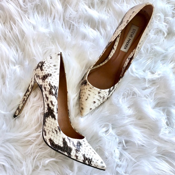 Steve Madden Shoes - Steve Madden Exotic Print Point Toe Heels